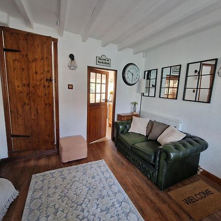 Black Cat Cottage - Central Pickering Grade 2 Listed Cottage Bagian luar foto